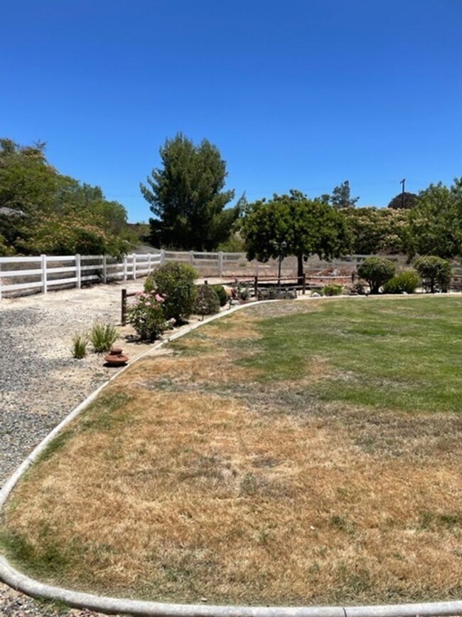 Building Photo - Wine Country awaits