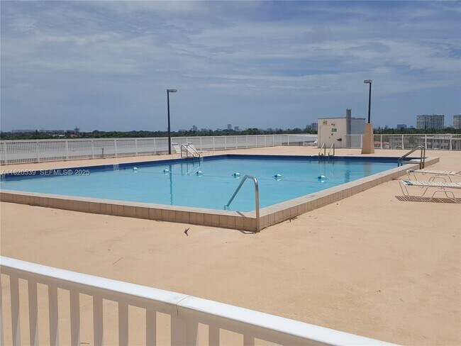 Building Photo - 13499 Biscayne Blvd