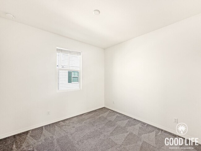 Building Photo - Beautiful 3B/3BA Townhome in Imperial Beach w/ 2-Car Garage & Community Pool!