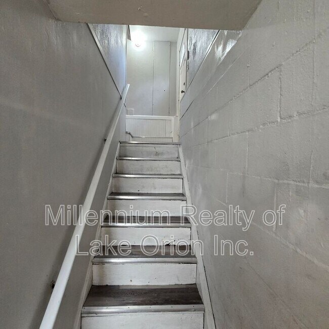 Building Photo - 715 Kenilworth Ave