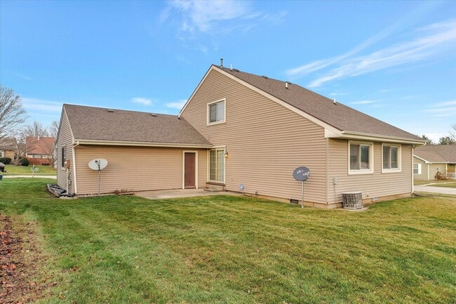 Building Photo - 4 bedroom, 2 bath home - Available August