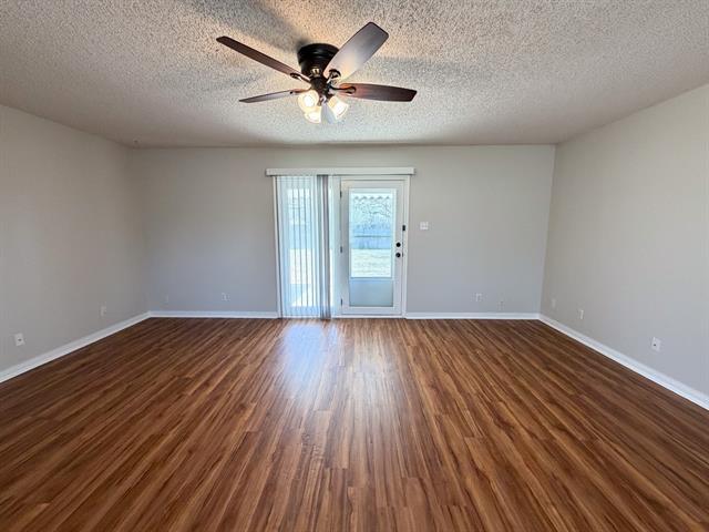 Building Photo - 828 Park Ln