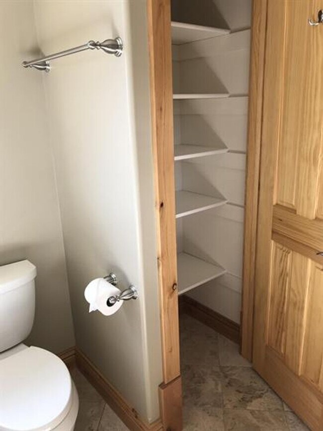 Building Photo - 4484 Alexander St