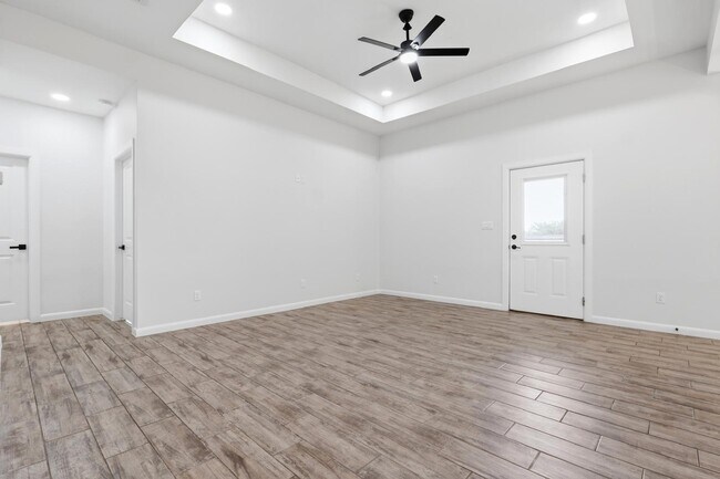 Building Photo - 208 Faith Dr