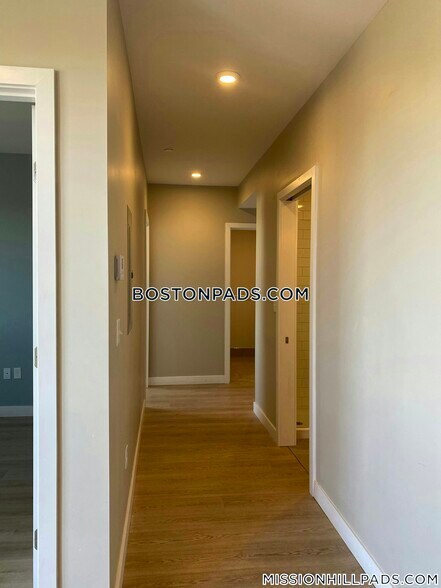 Building Photo - 35 S Huntington Ave