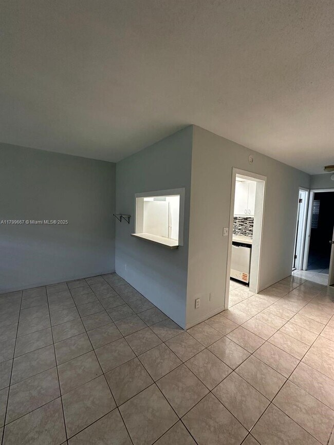 Building Photo - 2916 Funston St