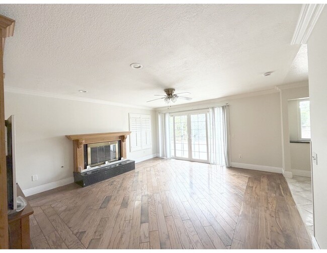 Building Photo - 19852 E Round Hill Ln