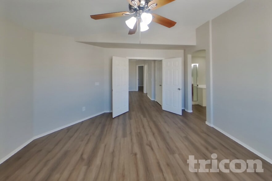 Building Photo - 16191 N 157th Dr