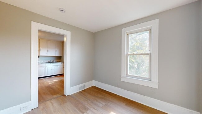 Building Photo - 1371 W 85th St