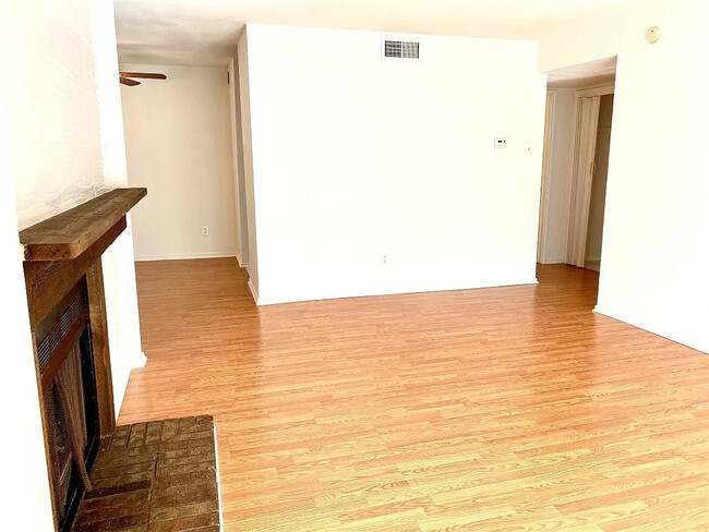 Building Photo - 8109 Skillman St