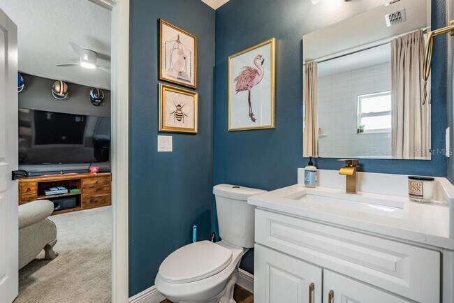 Building Photo - 106 1st Ave NE