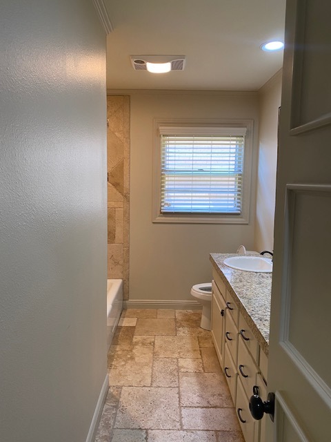 Shared bathroom - 1604 Bangor Ave