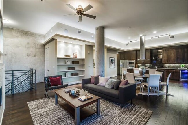 Building Photo - 216 Barton Springs Rd