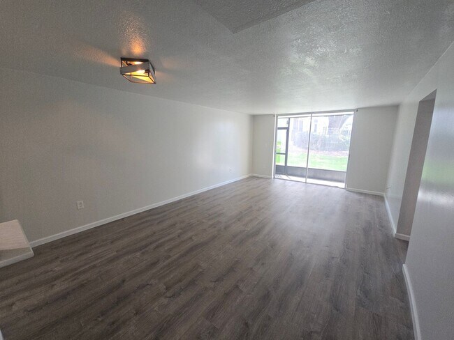 Building Photo - 108 Clocktower Dr