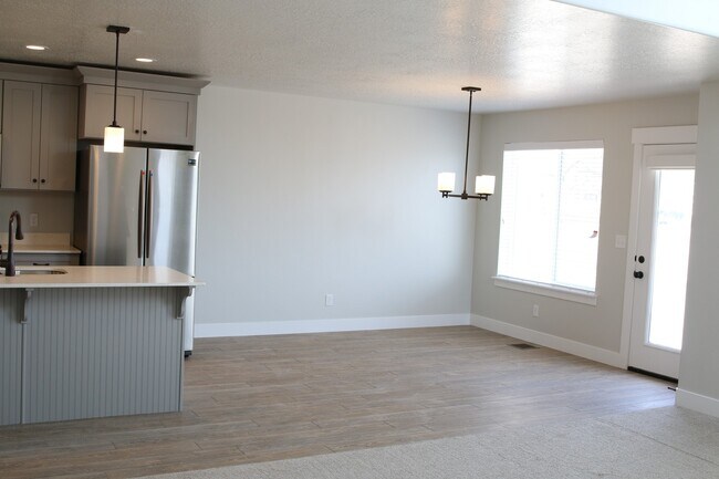 Building Photo - Lovely home for rent in Lehi, UT.