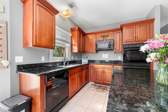 Building Photo - 420 Estanaula Rd