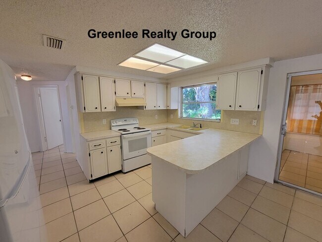 Building Photo - 2 Bedroom/2 Bath Home in Port Richey- Pet ...