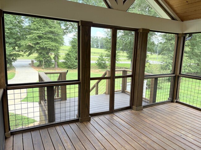 Building Photo - Renovated Ranch in Oconee County