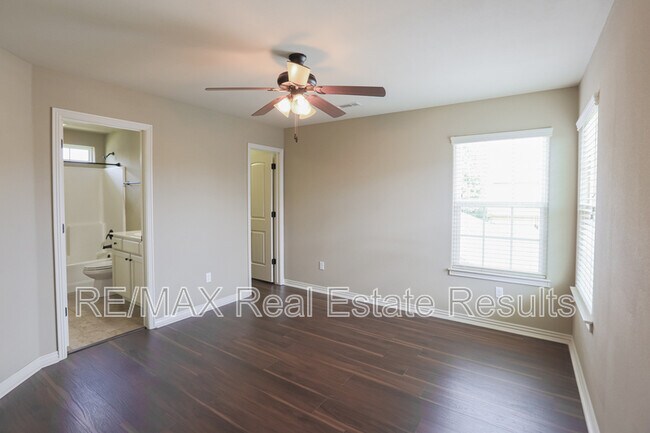 Building Photo - 626 N Tennyson Ln