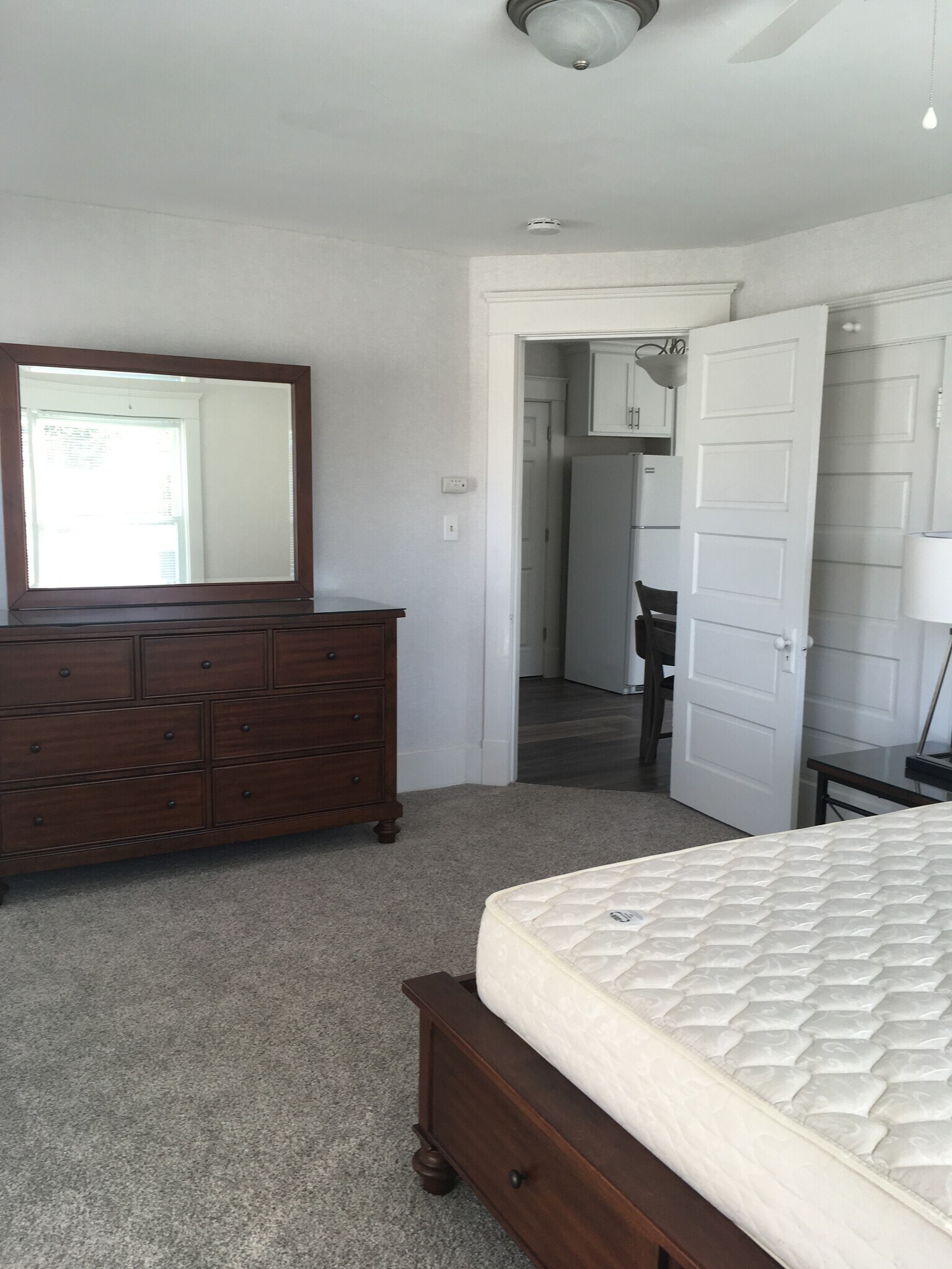 Building Photo - 130 Walnut St