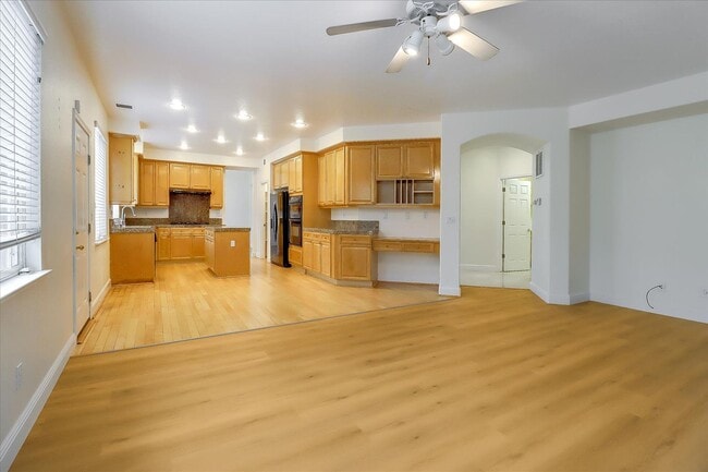 Building Photo - 4 Bed 3 Bath Home With 3 Car Garage High Ceilings And Fenced Yard