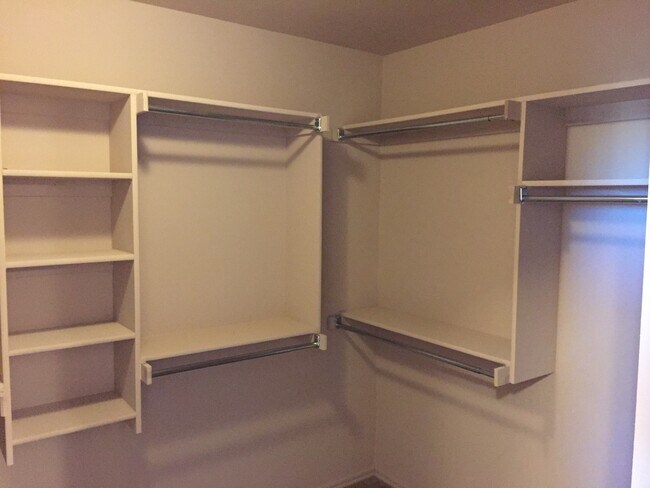 Building Photo - EVERYTHING YOU WANT IN A HOME! $500 OFF FI...