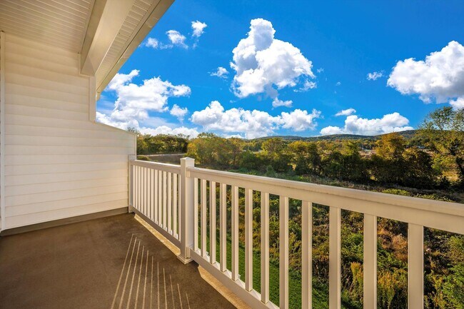 Building Photo - The Enclave At Gambrill View