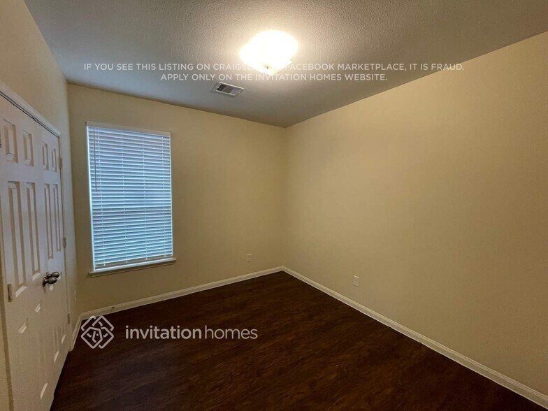 Building Photo - 13529 Raintree Dr
