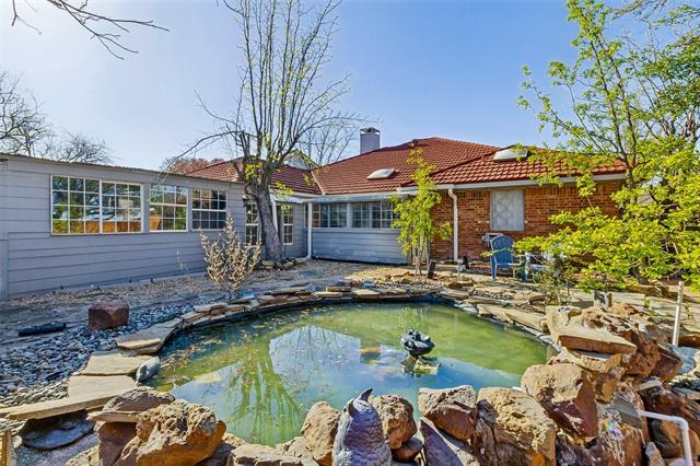 Building Photo - 3024 Encino Dr