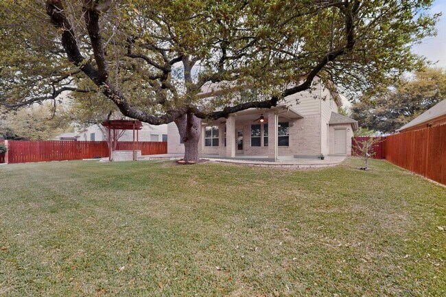 Building Photo - 2643 Henley Dr