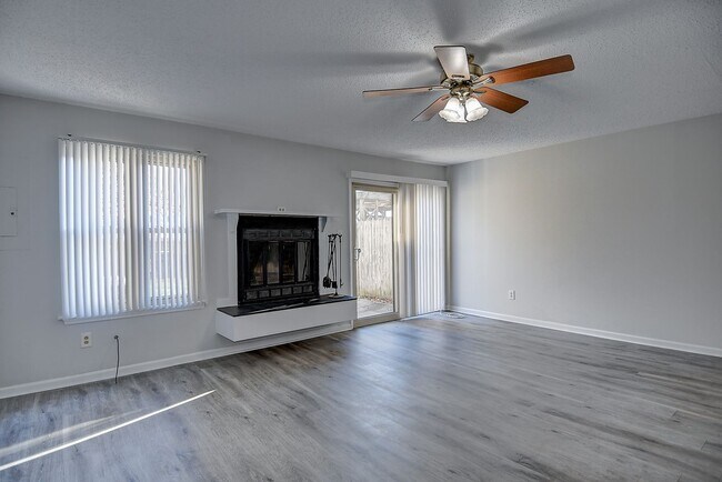 Building Photo - FOR RENT - KEMPSVILLE AREA, VIRGINIA BEACH!