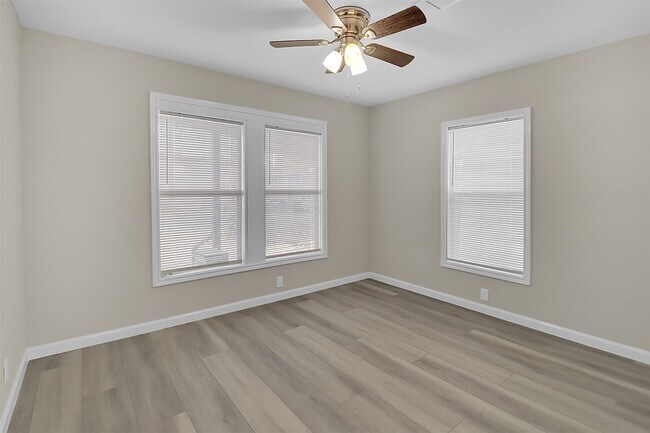 Building Photo - 511 Williams Ave