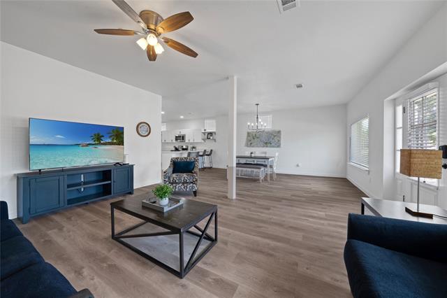 Building Photo - 1011 S Armstrong Ave