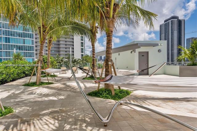 Building Photo - 900 Biscayne