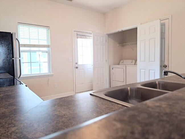 Building Photo - 310 Burley Dr