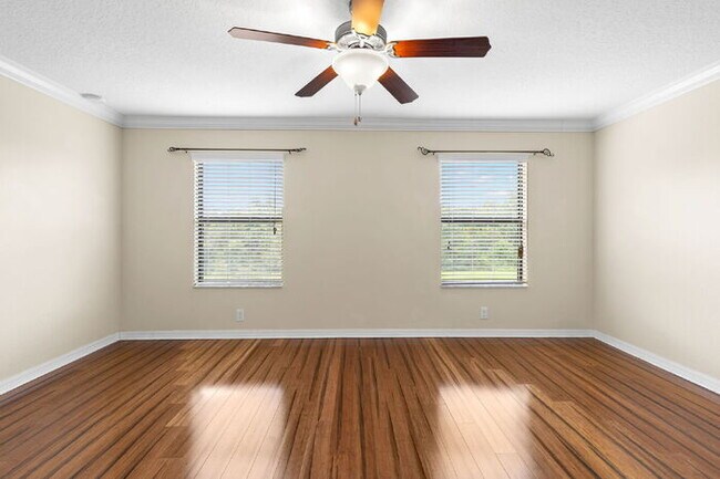 Building Photo - LIKE NEW Town Home For Rent in Wesley Chapel!