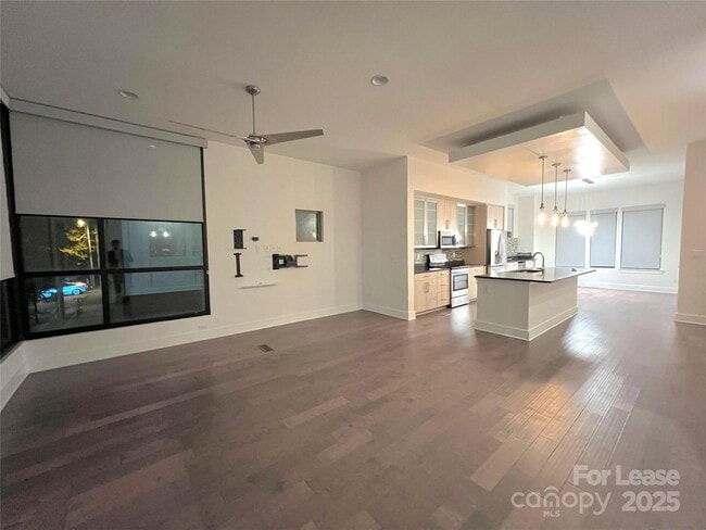 Building Photo - 211 Doggett St