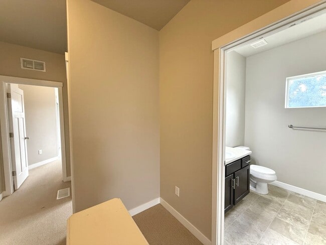 Building Photo - AVAILABLE JULY 1ST | 3 BED | 2.5 BATH | $2,295/MO