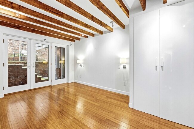 Building Photo - 11 Fayette St