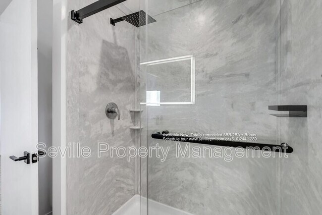 Building Photo - 5945 Girvin Dr
