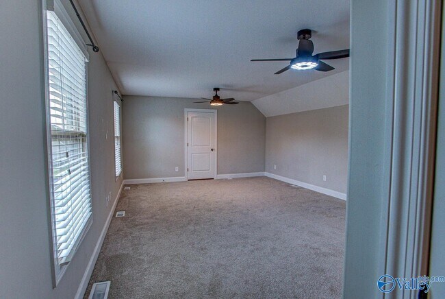 Building Photo - 115 Aedre Wy
