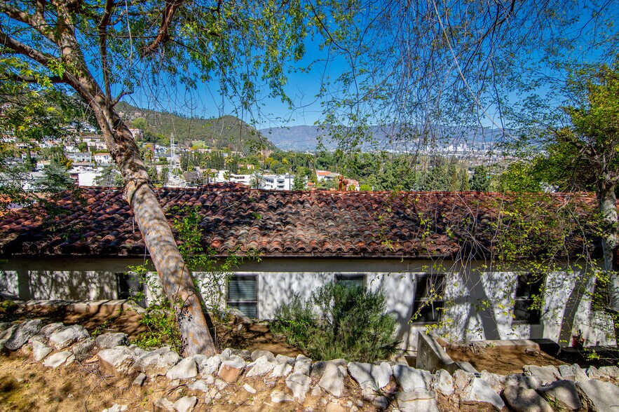Building Photo - 3702 Arbolada Rd