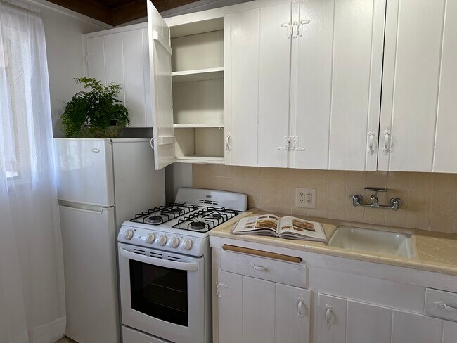 Building Photo - 1230 Devon Ln