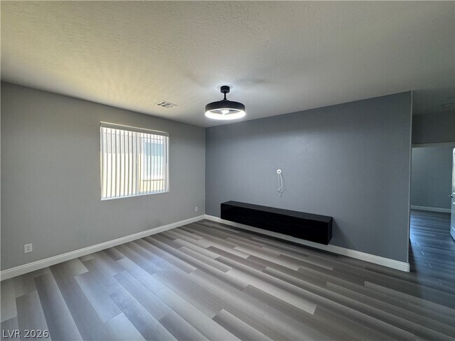 Building Photo - 5027 Breaking Dawn Ct