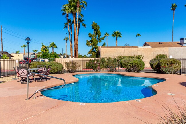 Building Photo - Discover Your Oasis in Scottsdale