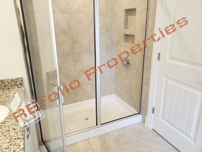 Building Photo - Elegant 3 Bedroom 2.5 Bath 1-Car Garage To...