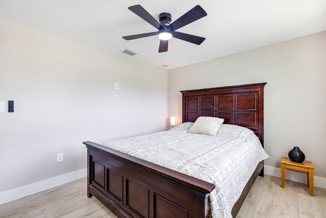 Building Photo - Englewood Padsplit Co-living Affordable Ho...