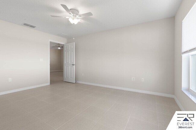 Building Photo - FULLY FENCED, LIKE NEW 3/2/1 TOWNHOUSE ON A CUL DE SAC IN BEAUTIFUL SEMINOLE WOODS