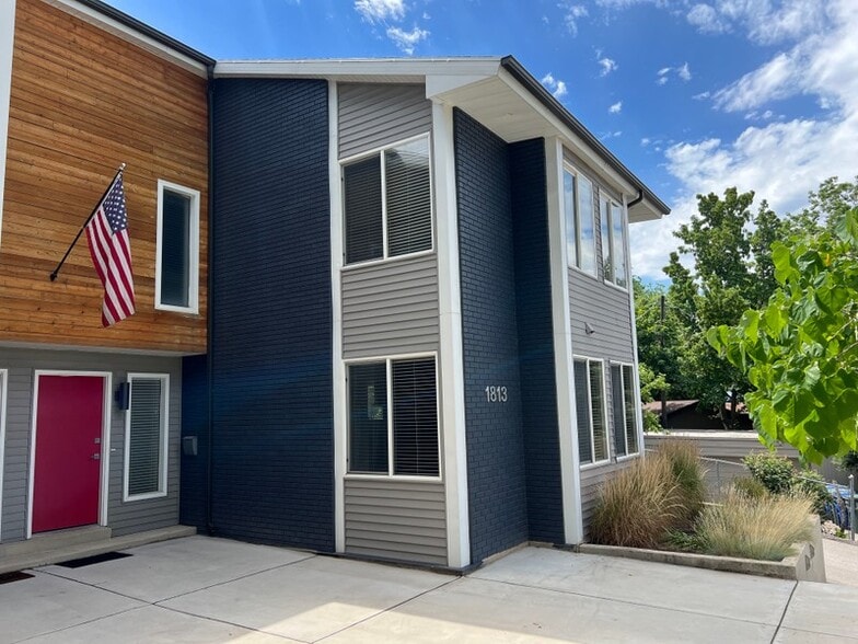 Building Photo - 1813 Laurelhurst Dr E