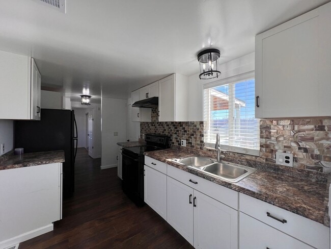 Building Photo - Two bedroom manufactured home in Silver Springs, NV